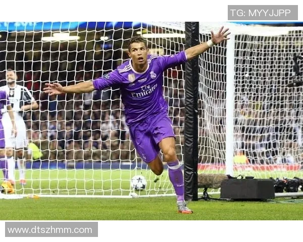 C罗进球后的经典庆祝动作揭秘 如何诠释球场上的激情与自信 C罗进球后的经典庆祝动作揭秘 如何诠释球场上的激情与自信